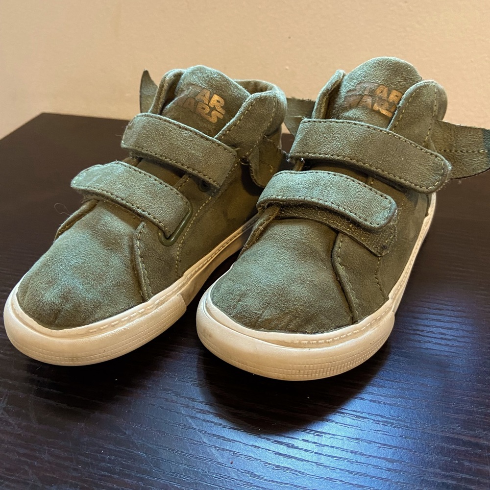 Star Wars sneakers Yoda - like new